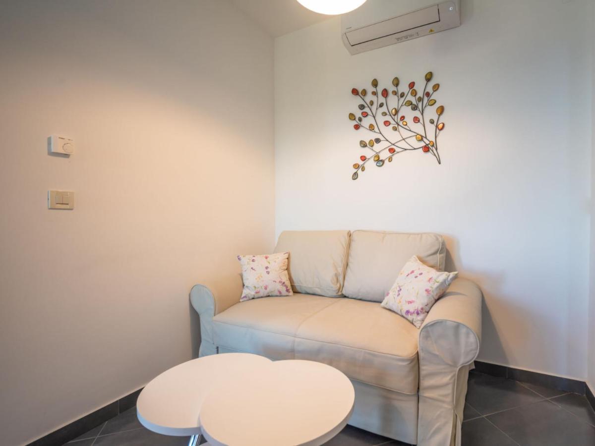 Apartment Damir Lovran Exterior foto